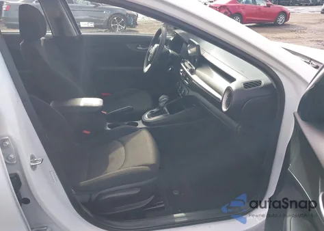 2021 Kia Forte Lxs из США, поврежденный, VIN 3KPF24AD0ME268105